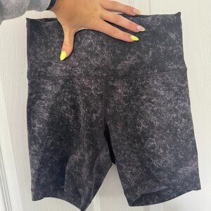 Purple & Grey Lululemon Wonder Train Bike Shorts - Size 6